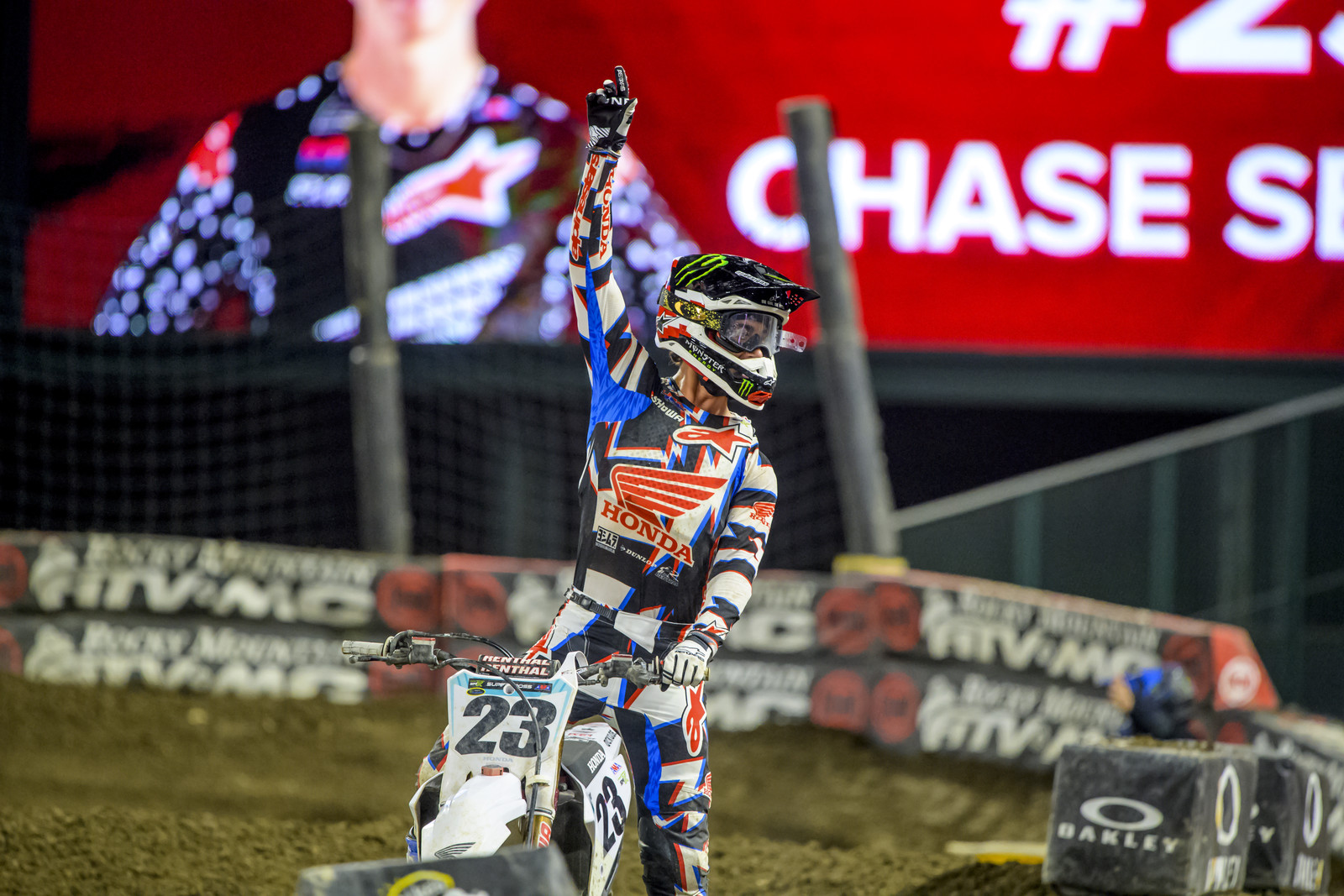 趣味・スポーツ・実用 The Great History of Supercross Chase Sexton on Anaheim 2 Win | Vital MX Interview